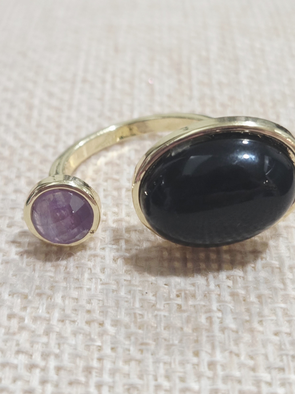 Gold Oval Onyx and Amethyst Stone Floater Ring - Picture 3 of 5